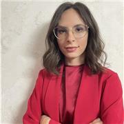 Docente di matematica impartisce lezioni di matematica per ragazzi e bambini di elementari medie e superiori